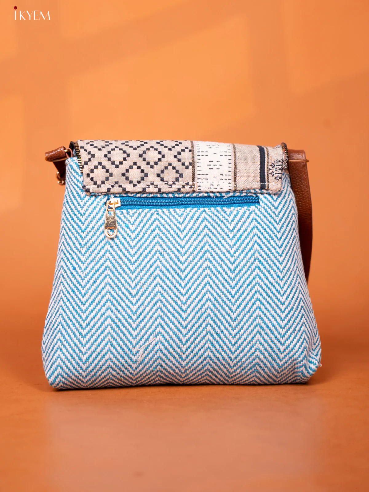 jacquard Leather Sling bag with Printed Flap - sky blue -KD26925 - Image 4