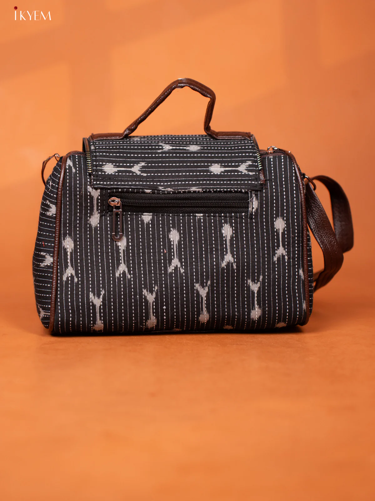Ikkat Printed Leather Sling bag with Gusset & Flap - Black - KD26937 - Image 4