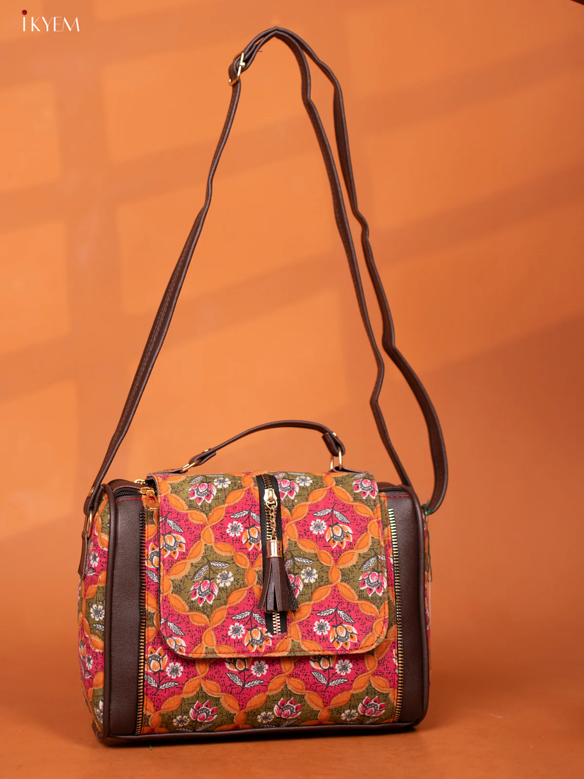Printed Floral Design Leather Sling Bag -Multicolour - Image 3