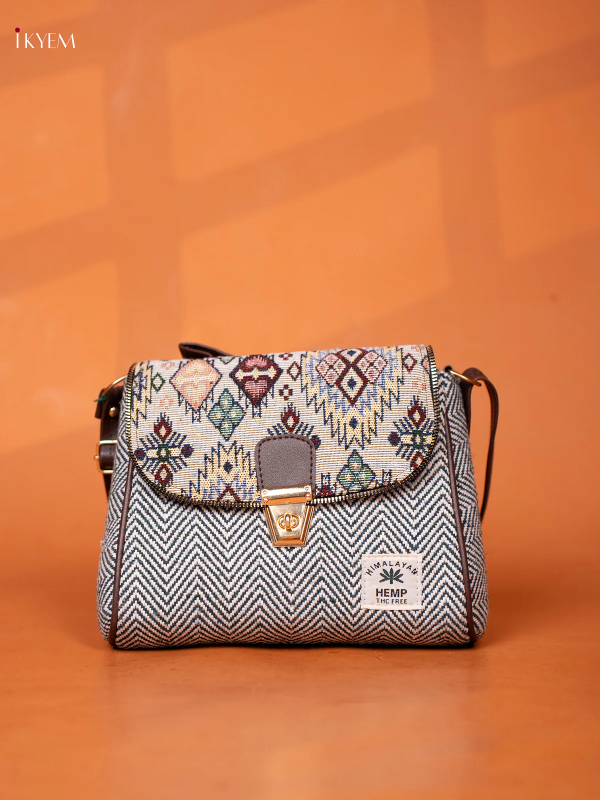Jacquard Leather Sling bag with Printed Gusset & Flap - Green - KD27006