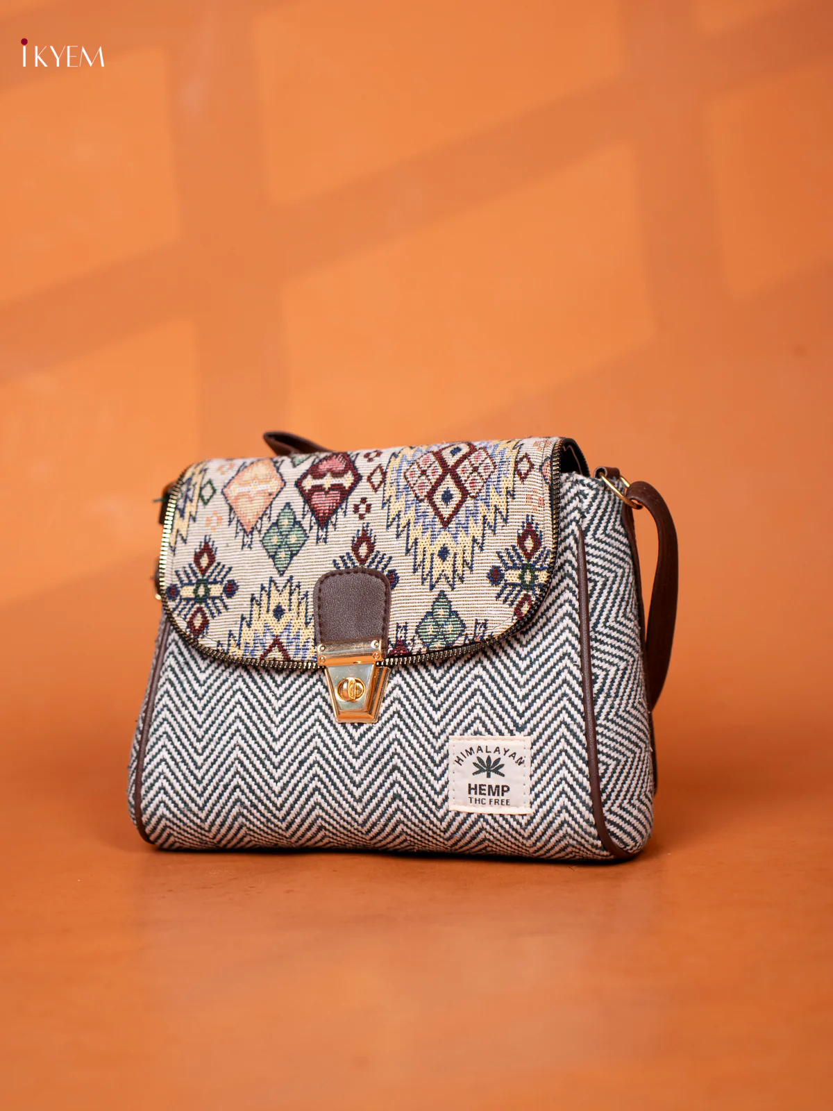 Jacquard Leather Sling bag with Printed Gusset & Flap - Green - KD27006 - Image 3