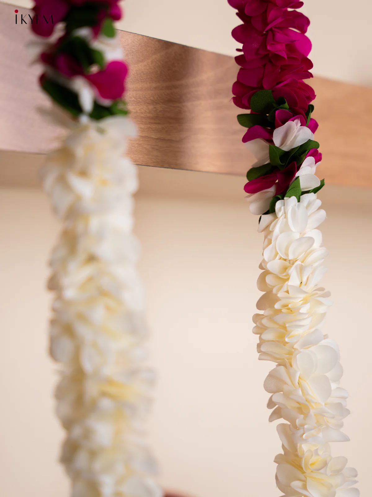 Artificial Hanging Thoranam - White with Purple - KD30119 - Image 4