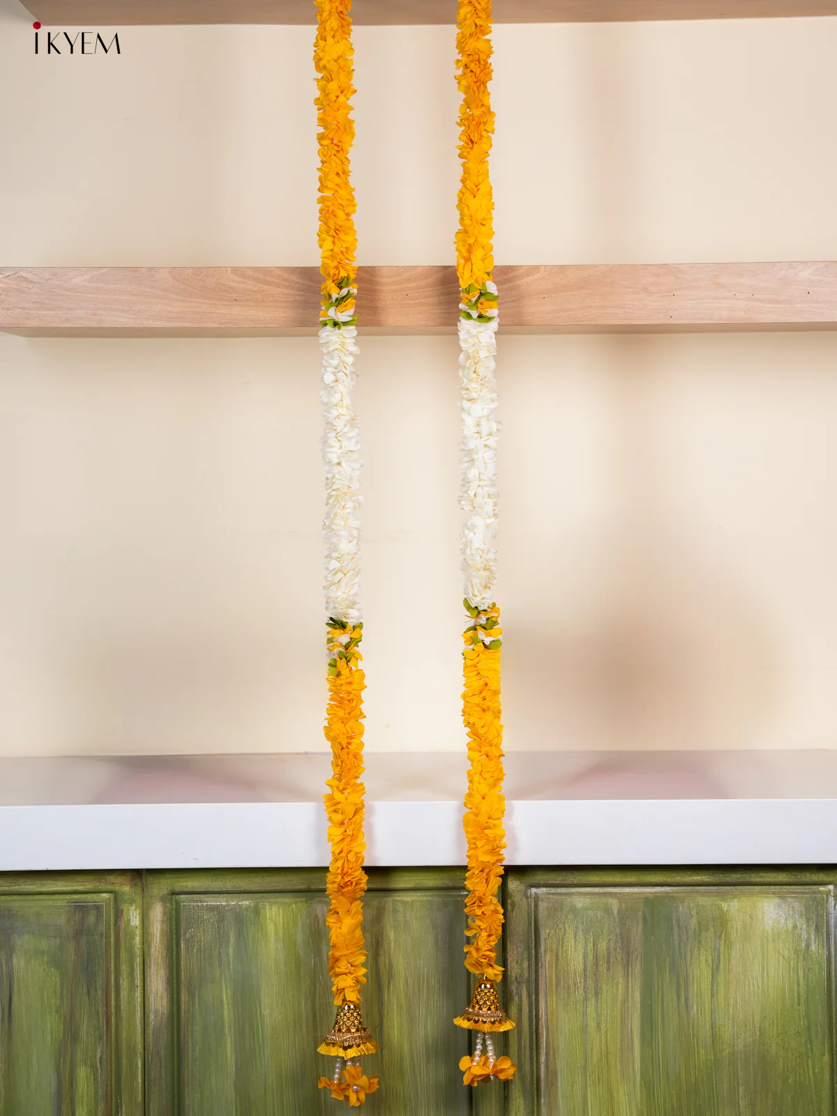 Artificial Hanging Thoranam - White with Yellow - KD30120