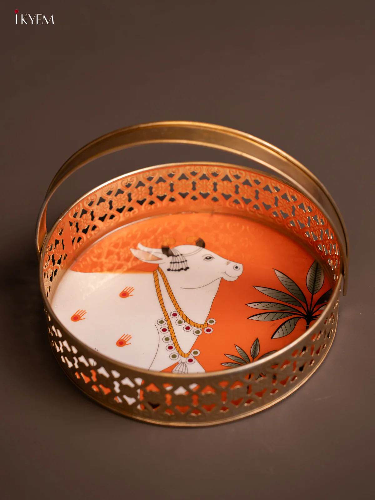 Metal Digital Pichwai tray with Handle Cow - 8 Inch - - Orange - KE06123 - Image 4