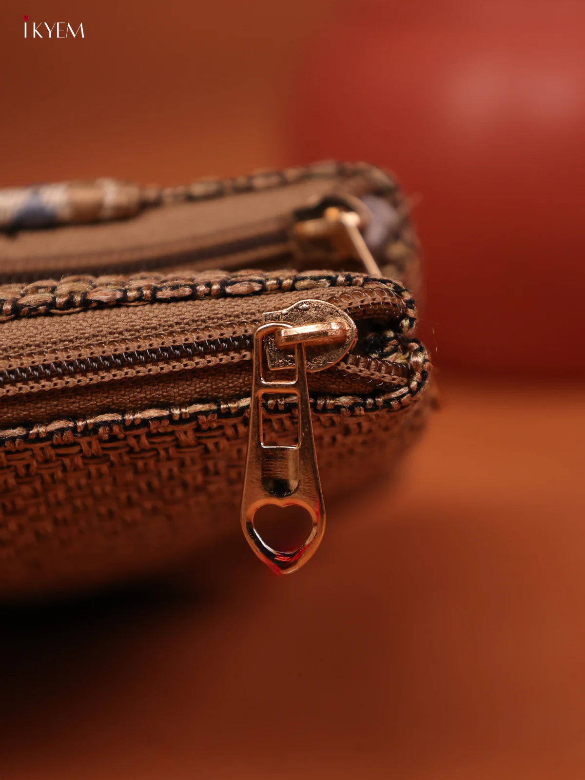 Jacquard Mobile Pouch - Brown- KE10139 - Image 2