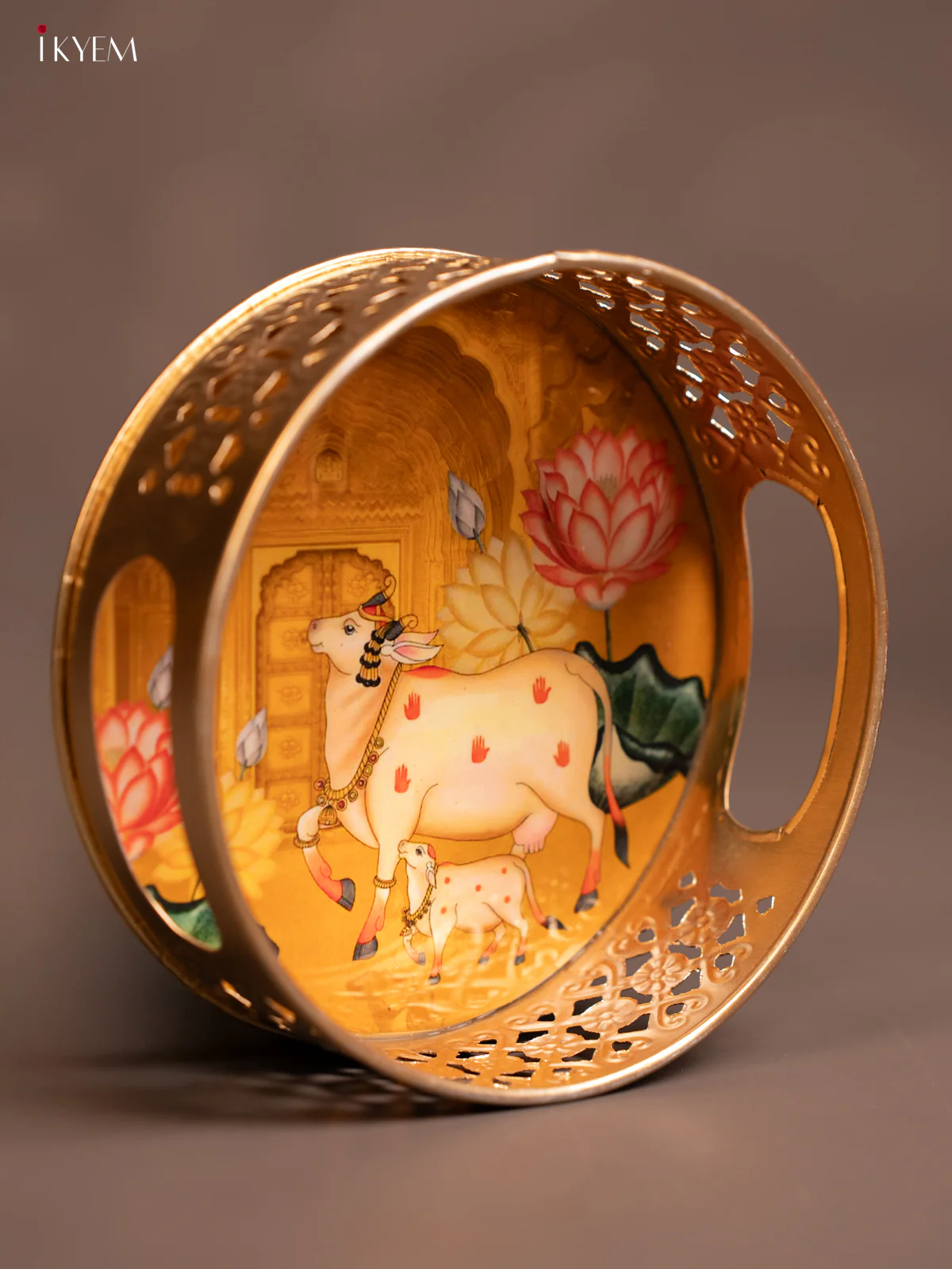Metal Digital Pichwai tray Cow & Calf 6 Inch - yellow - KE14123 - Image 3