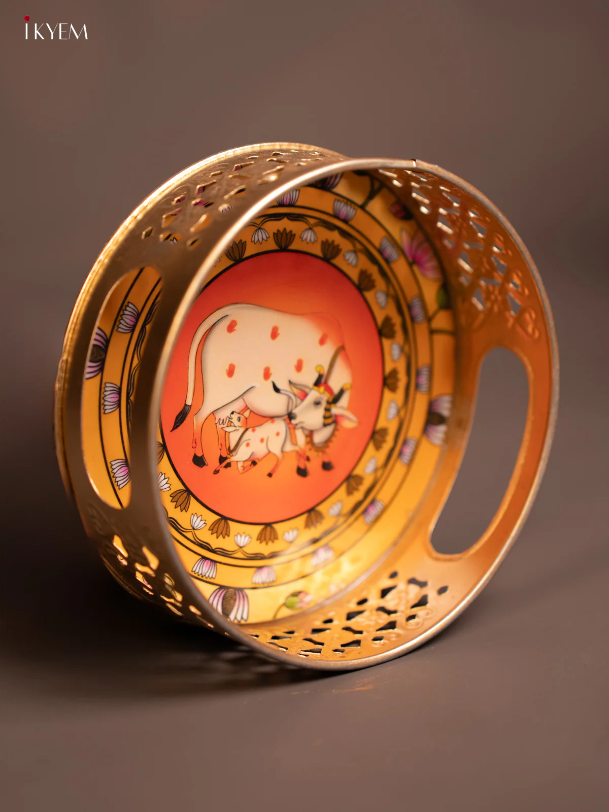 Metal Digital Pichwai tray 6 Inch - Cow & calf - Yellow - KE14128 - Image 3