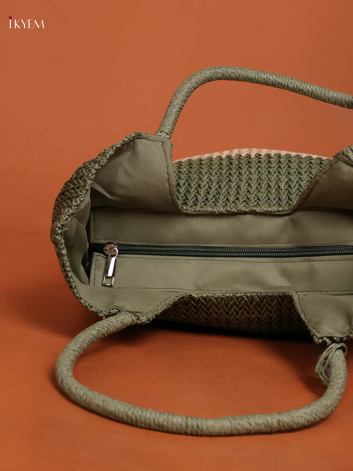 Beach Shoulder Bag with zipper - green - Image 3