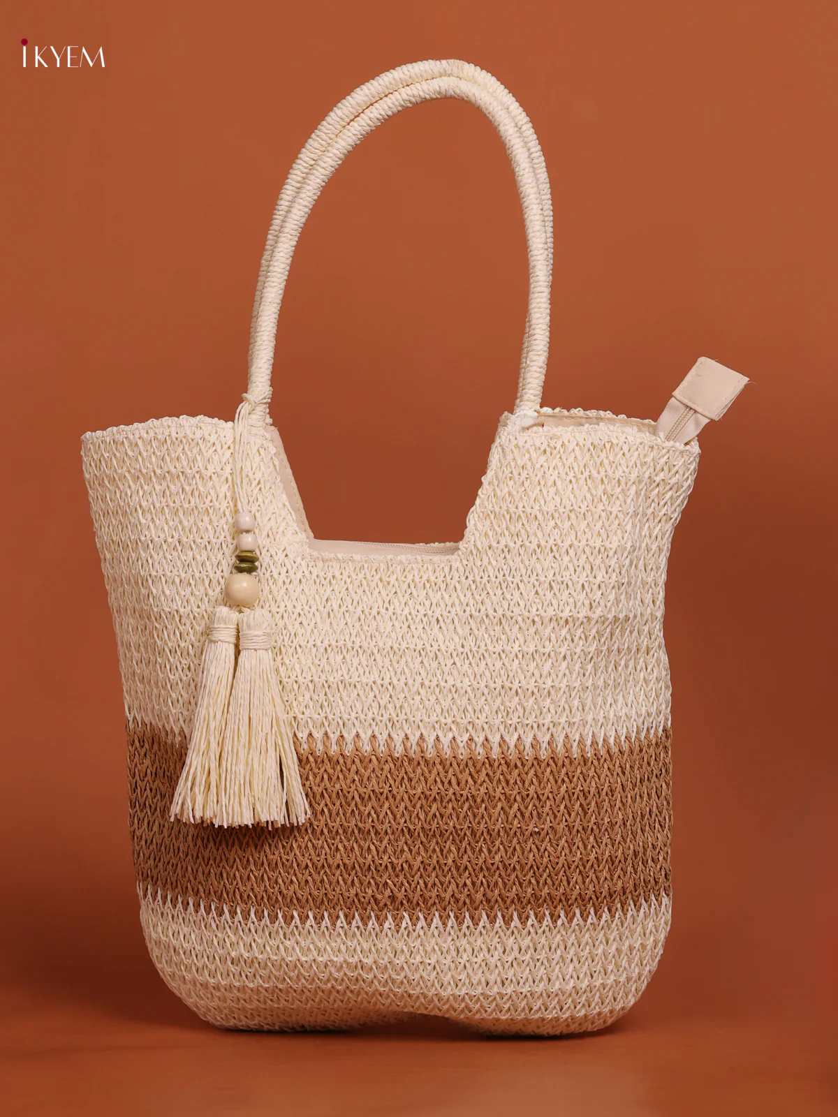 Beach Shoulder Bag with zipper - white with sandal - KE16126