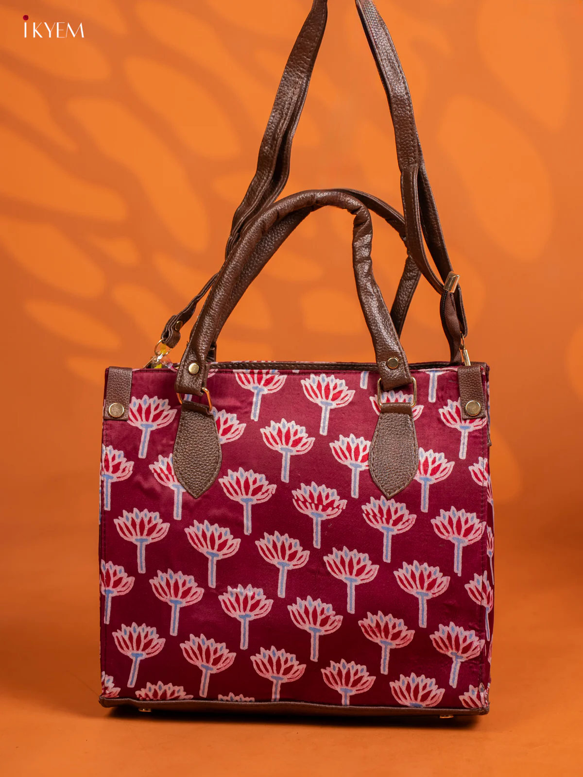 Floral Printed Shoulder Bag with Detachable Strap - Maroon - KE16146