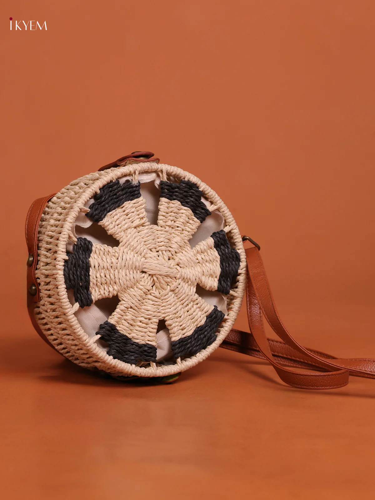 Trendy Round Jute Sling Bag Black - Image 2