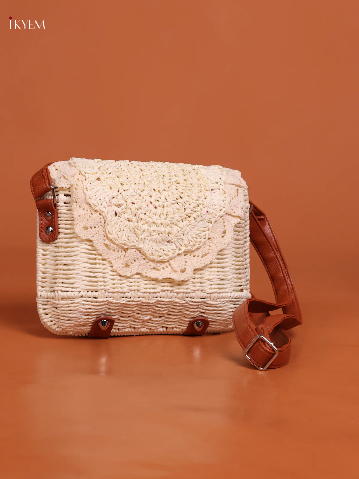 Braided Pattren Sling Bag  White - Image 2