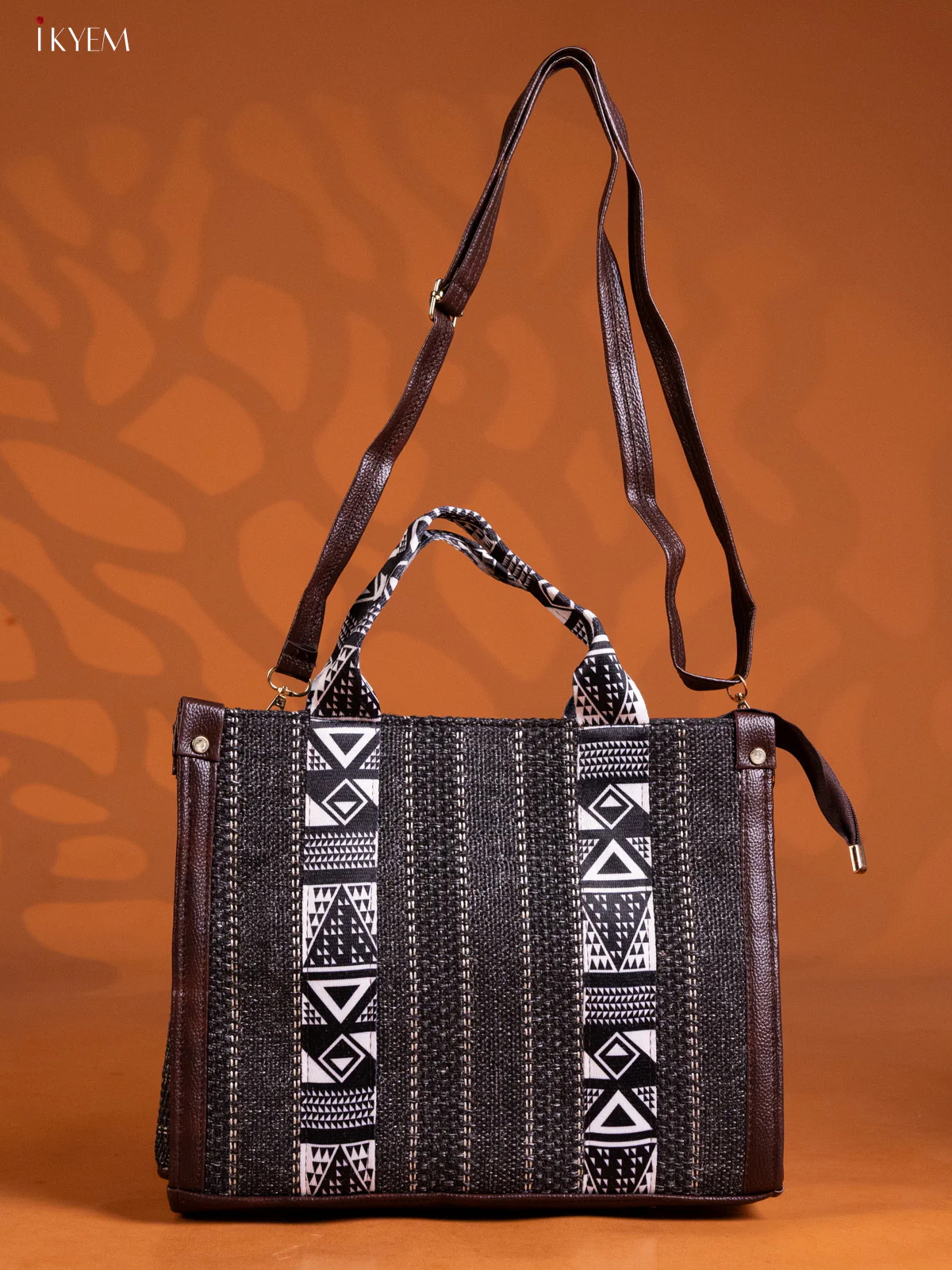 Aztec Patterns Jacquard Hand Bag with Detachable Shoulder Strap - Black - KE16239