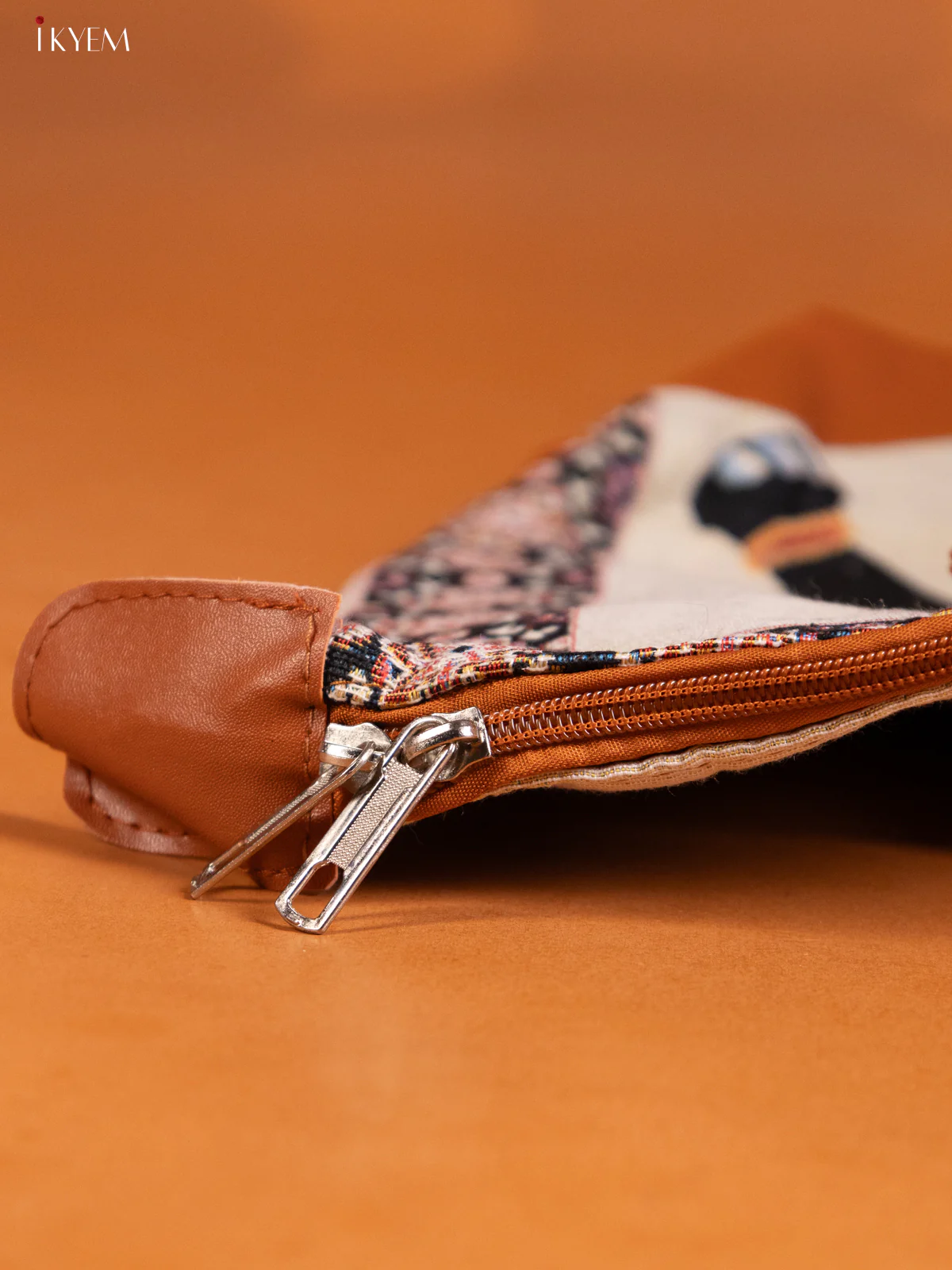 Elephant Hand Bag Black - Image 3