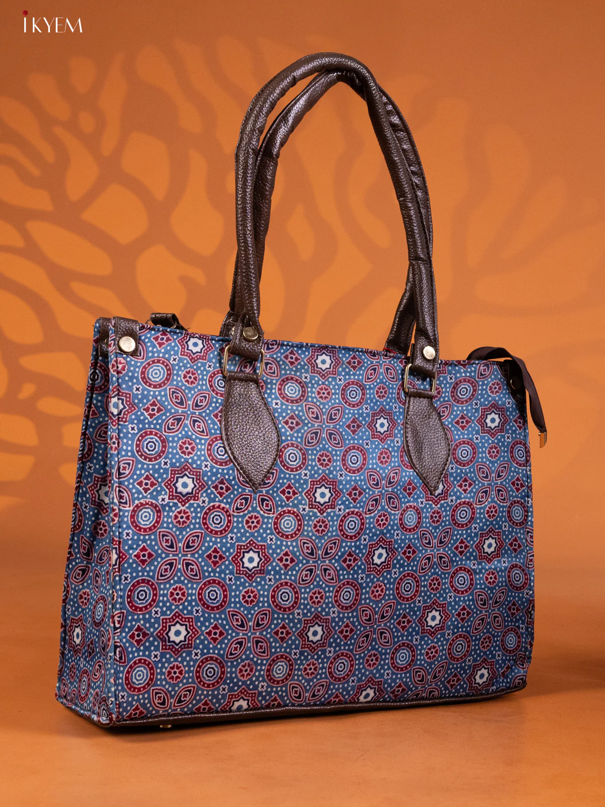 Ajrakh Print Hand And Sling Bag Blue With Red - Image 2