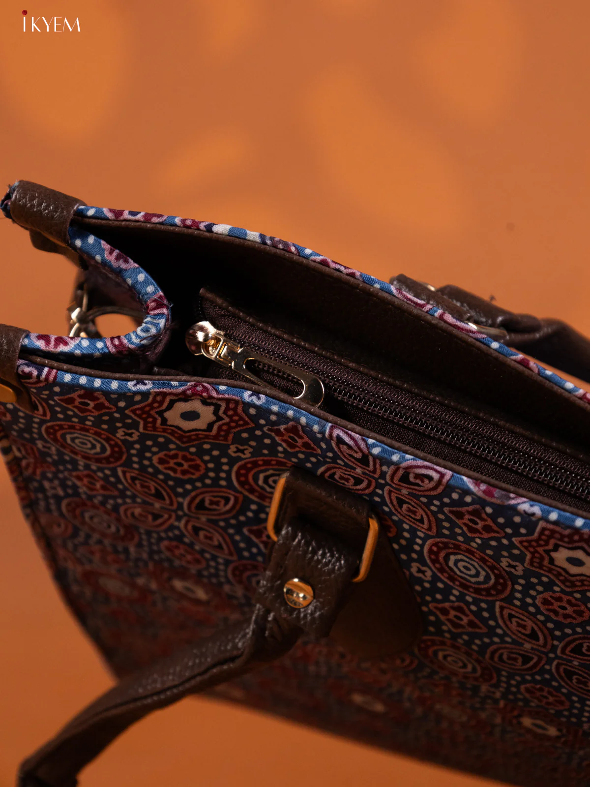 Ajrakh Print Hand And Sling Bag Blue With Red - Image 3