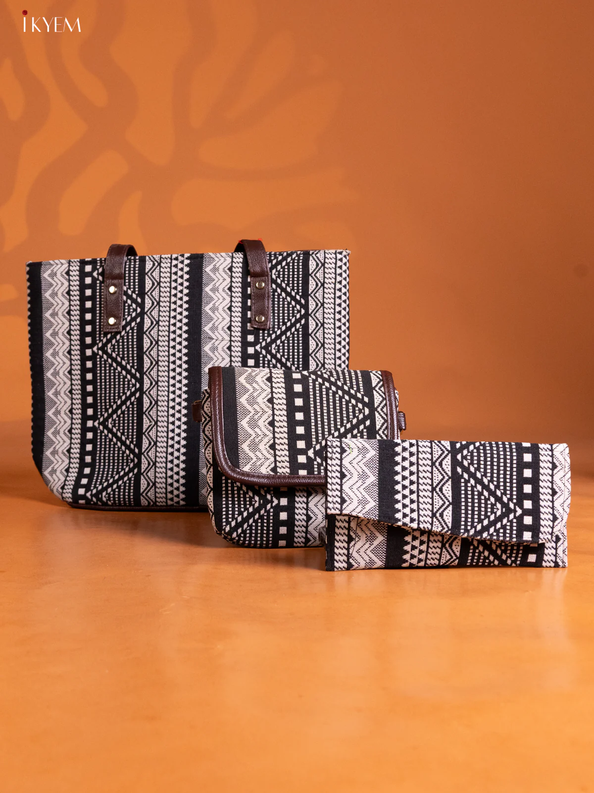 Geometric Design Handbag Combo Set - Black with White - KE16293