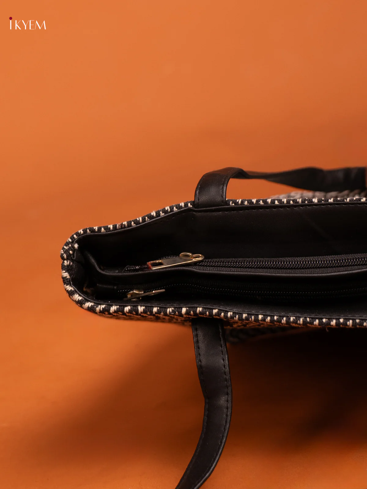Ikkat Deesign Hand Bag And Pouch Black - Image 4