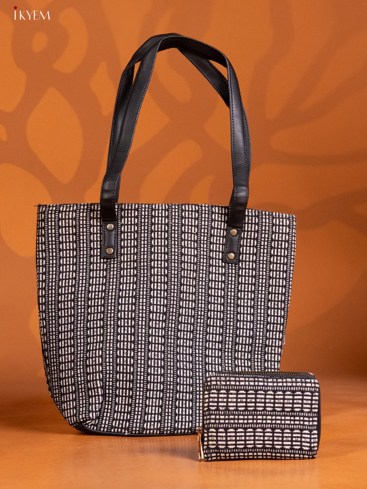 Jute Floral Design Handbag & Leather Sling with1 Compartment & 1 Coin pouch - Blue - KE16341 - Image 4