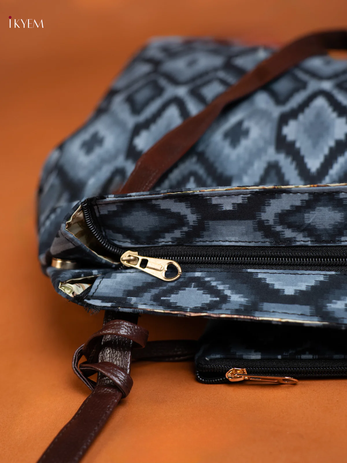 Ikat Design Shoulder Bag with Small Pouch - Navy Blue - KE16385 - Image 3