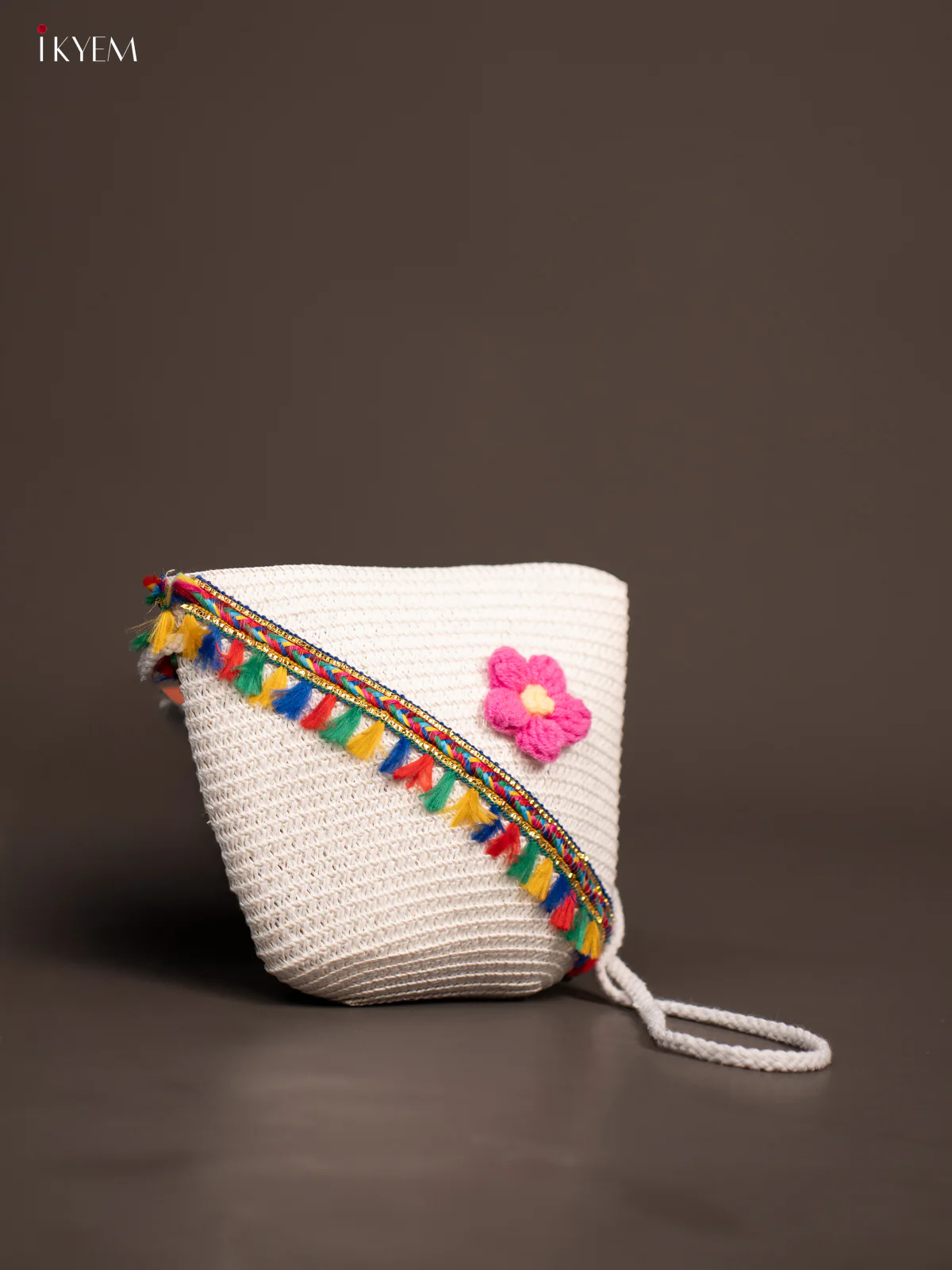 Beach Sling Bag Floral Design White - Image 2