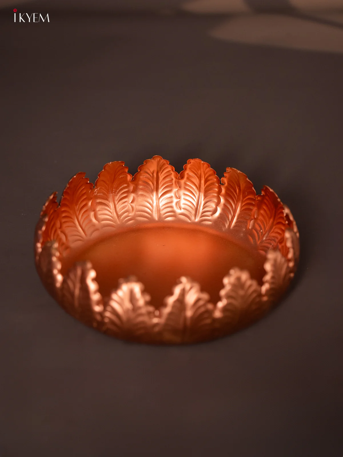 Metal Copper coating Leaf Urli 10*10 Small