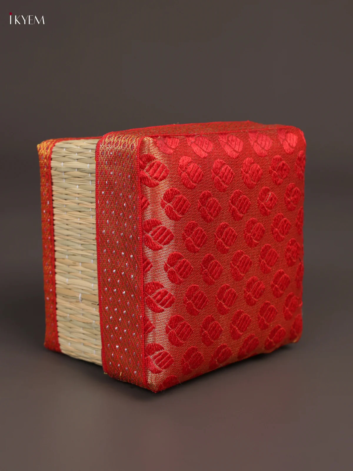 Square Korai Box With Banarasi Fabric Top - Red - KEA2813 - Image 3