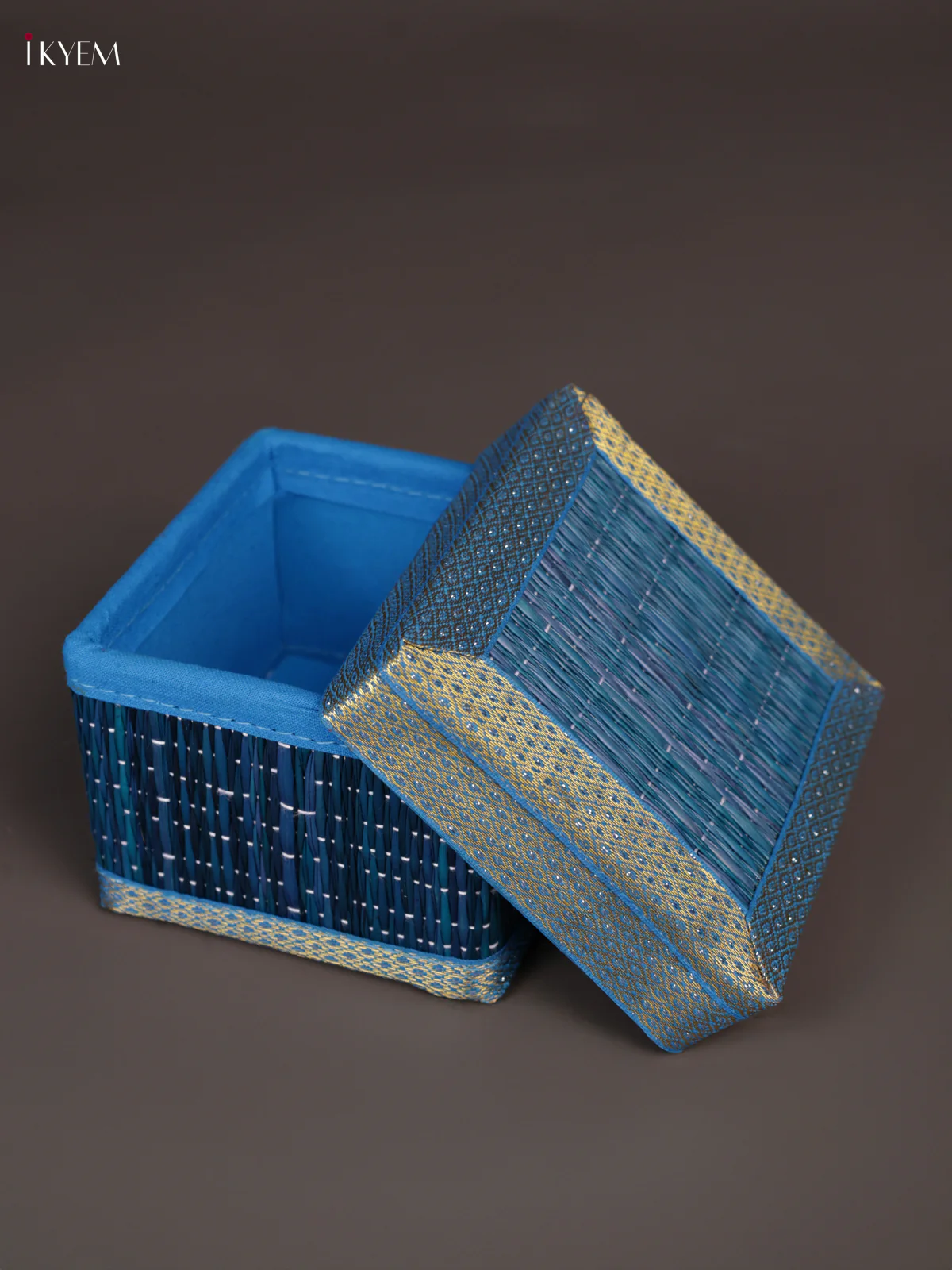 Square Korai Box With Zari Borders - Light Blue - (4×4) - KEA2818 - Image 2