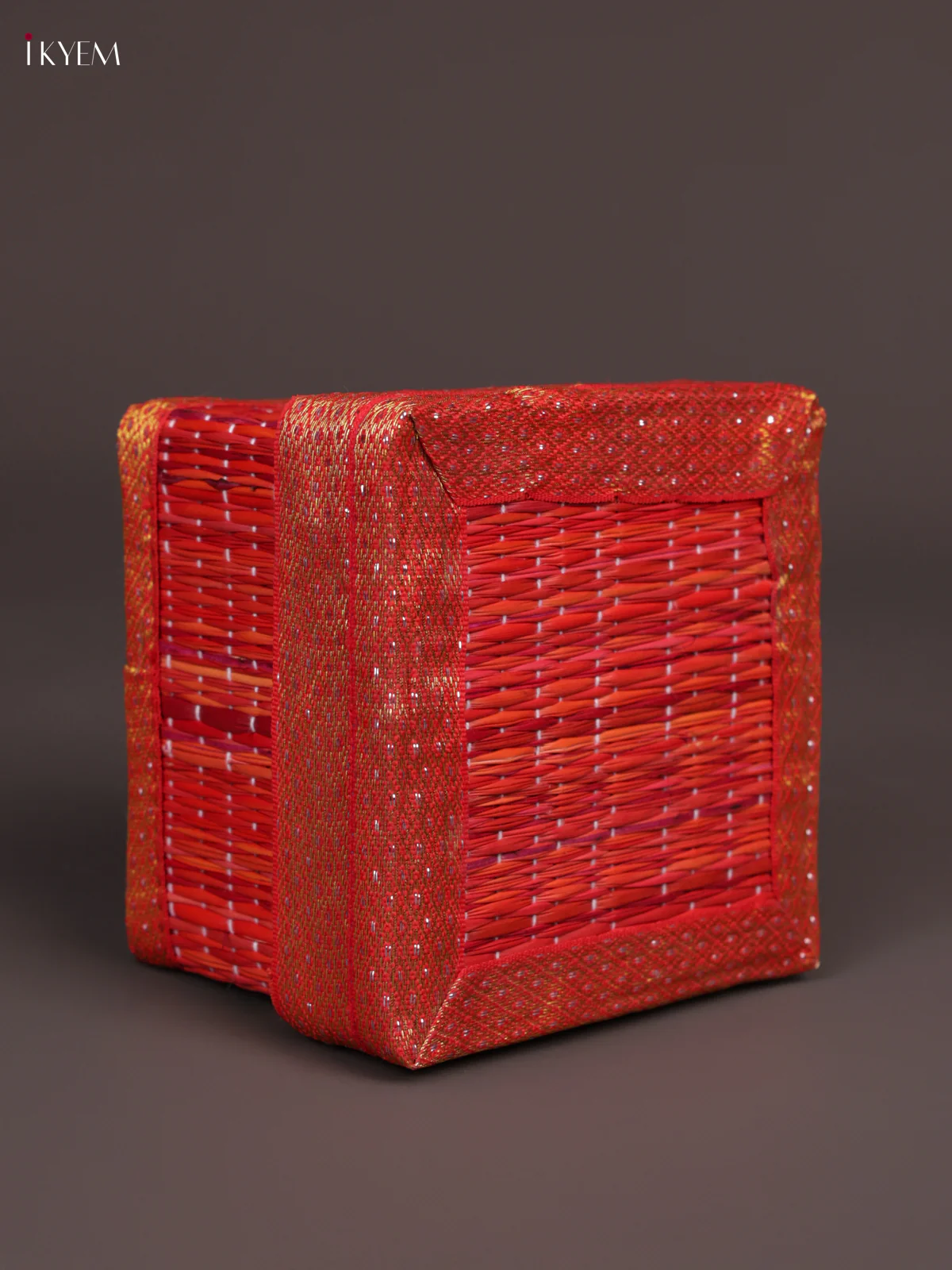 Square Korai Box With Zari Borders - Red - (4×4) - KEA2819 - Image 3