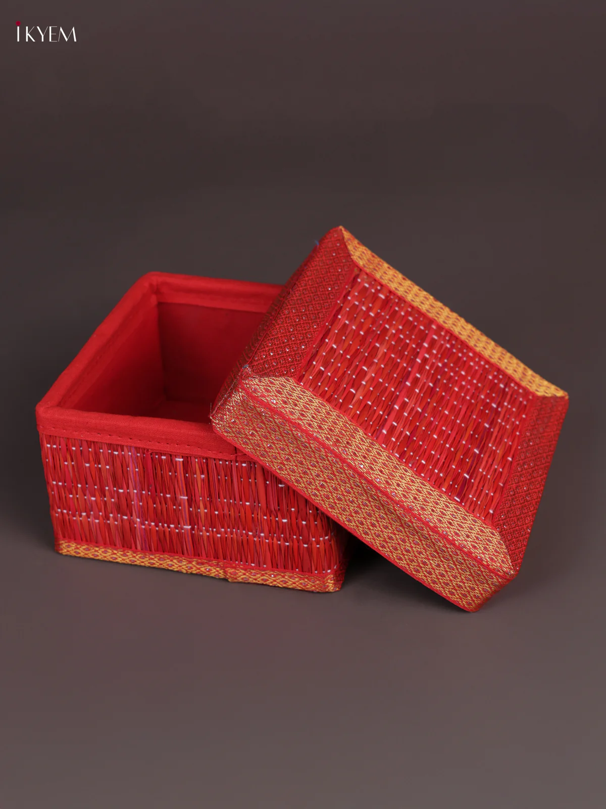 Square Korai Box With Zari Borders - Red - (5×5) - KEA2823 - Image 2