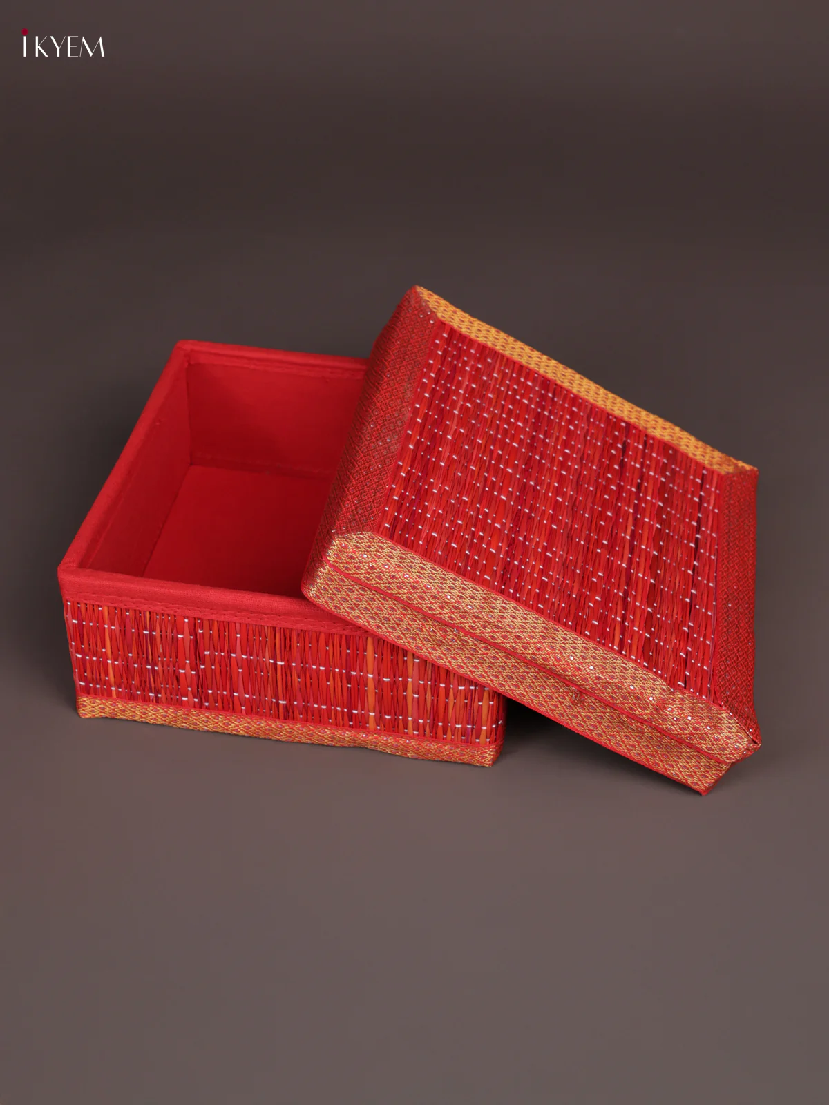 Square Korai Box With Zari Borders - Red - KEA2828 - Image 2