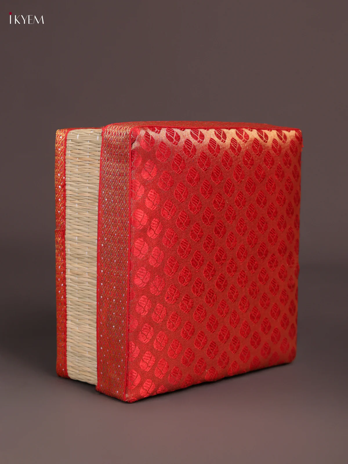 Square Korai Box With Banarasi Fabric Top - Red - KEA2829 - Image 3