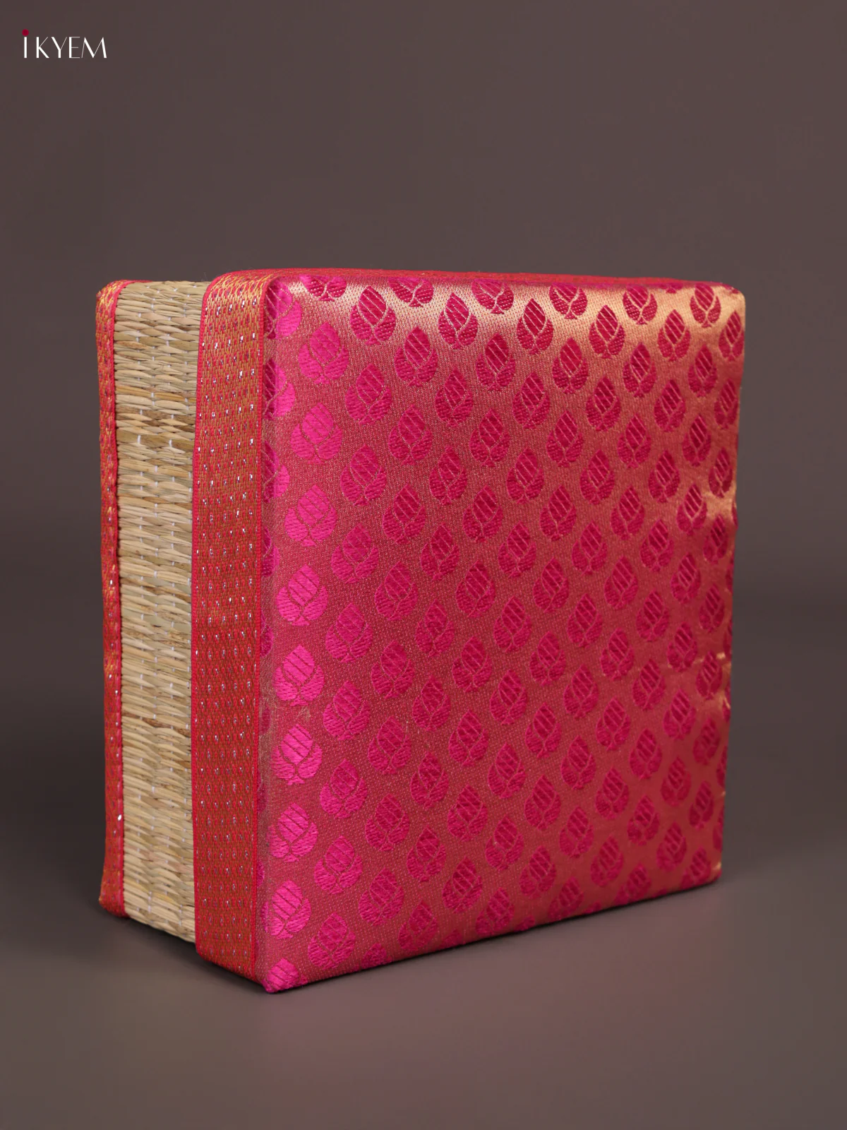 Square Korai Box With Banarasi Fabric Top - Pink - KEA2830 - Image 3