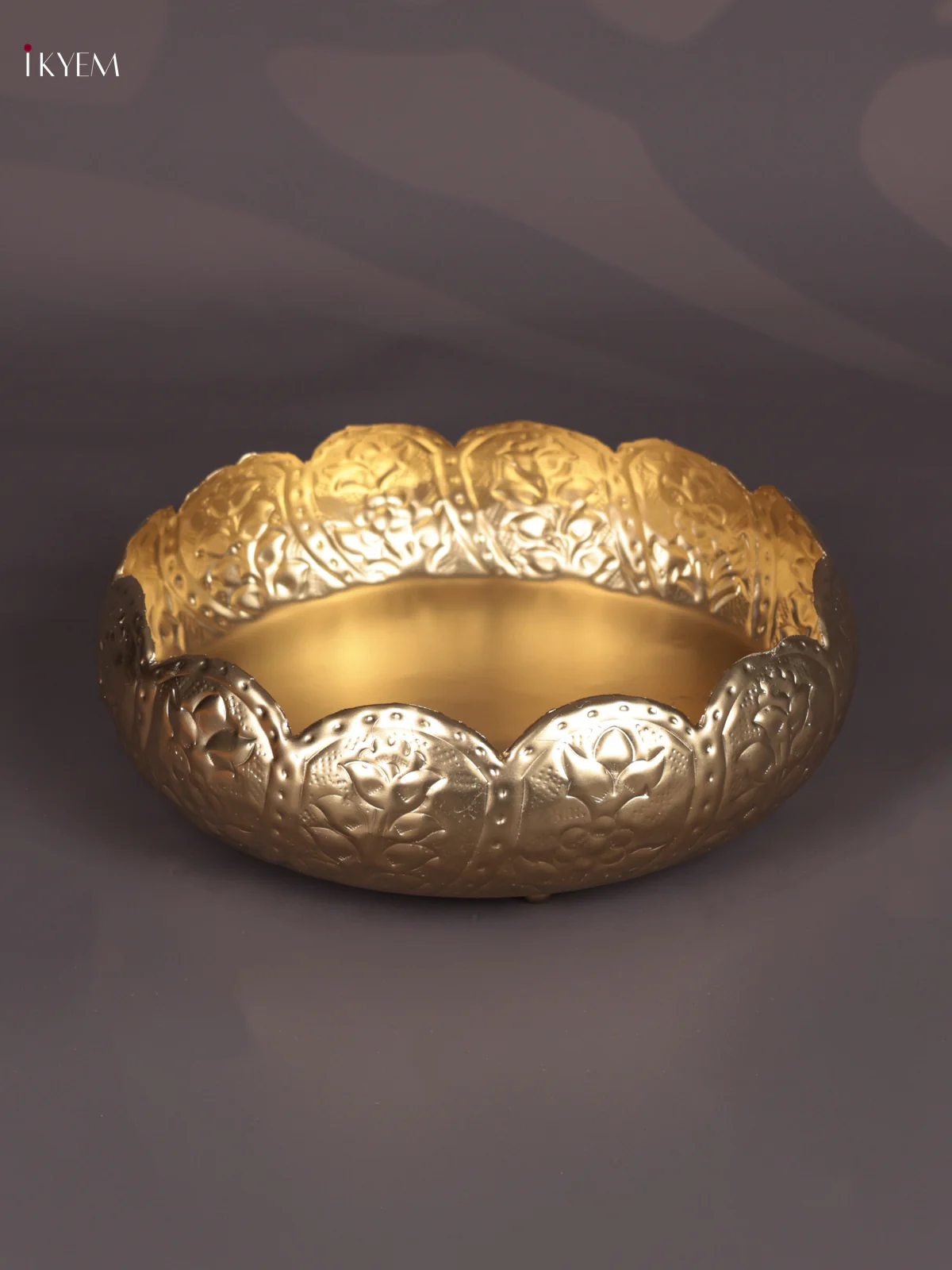Metal Brass coating Leaf Urli 10*10 - KEB21002 - Image 3