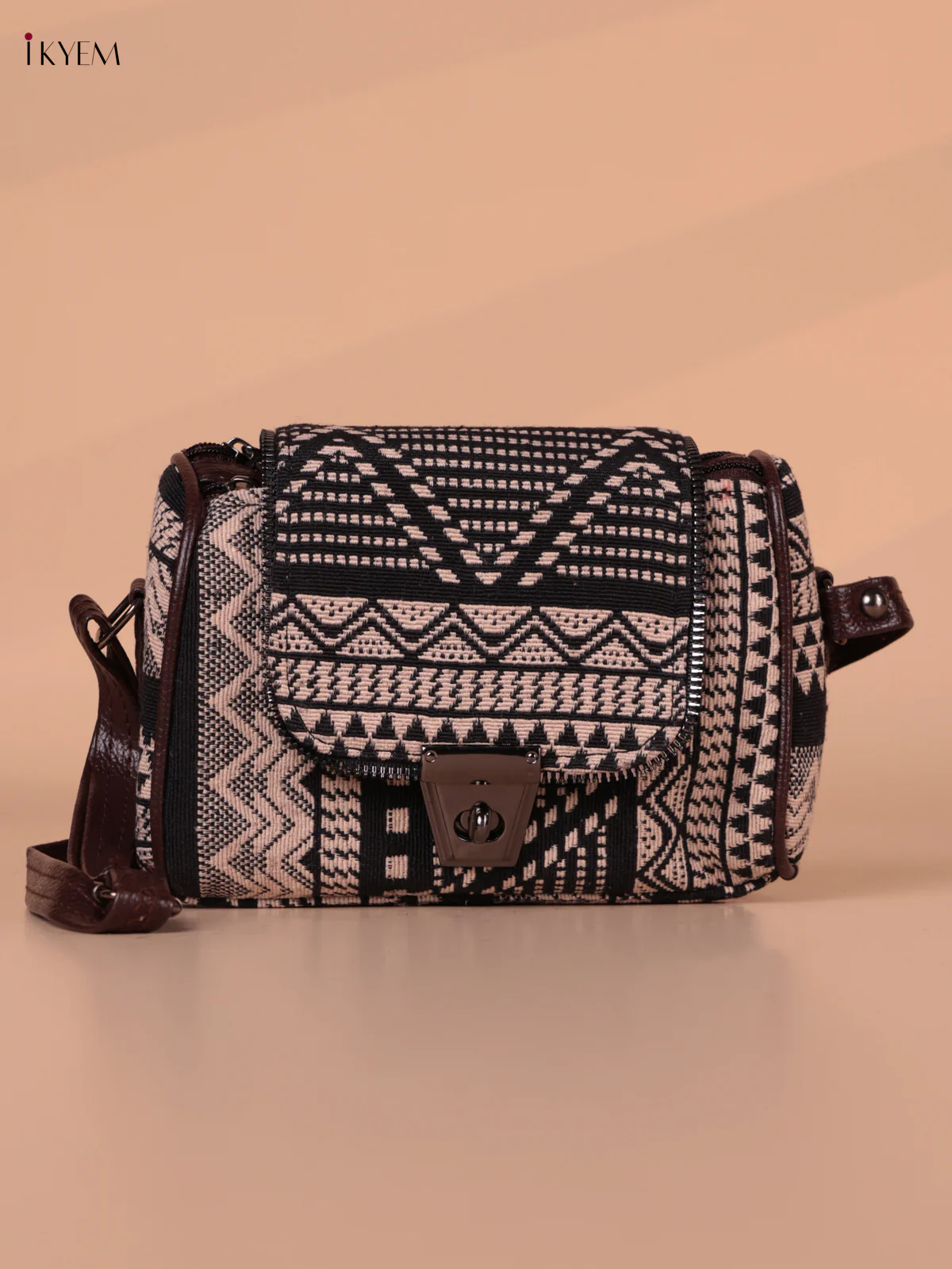 Printed Sling Bag - Cream&Black