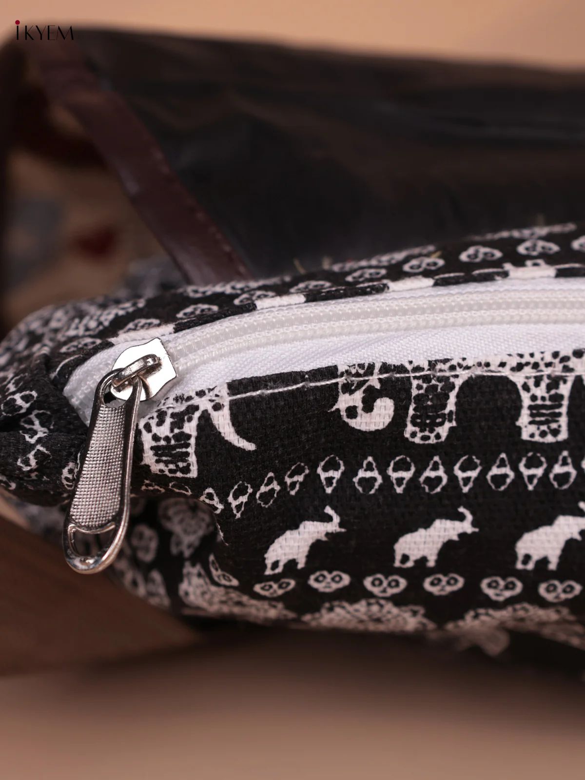 Elephant Design Crossbody Bag - Black - Image 3