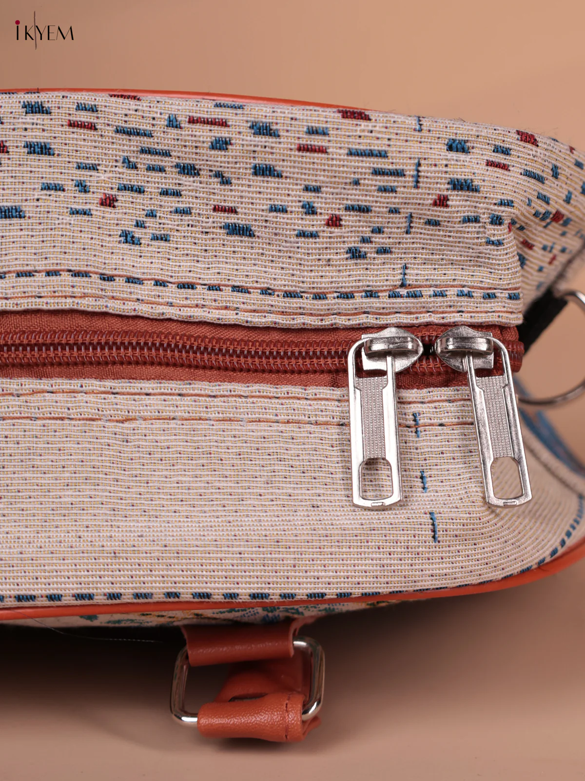 Twin Elephant Printed Hand Bag - Cream - Image 3
