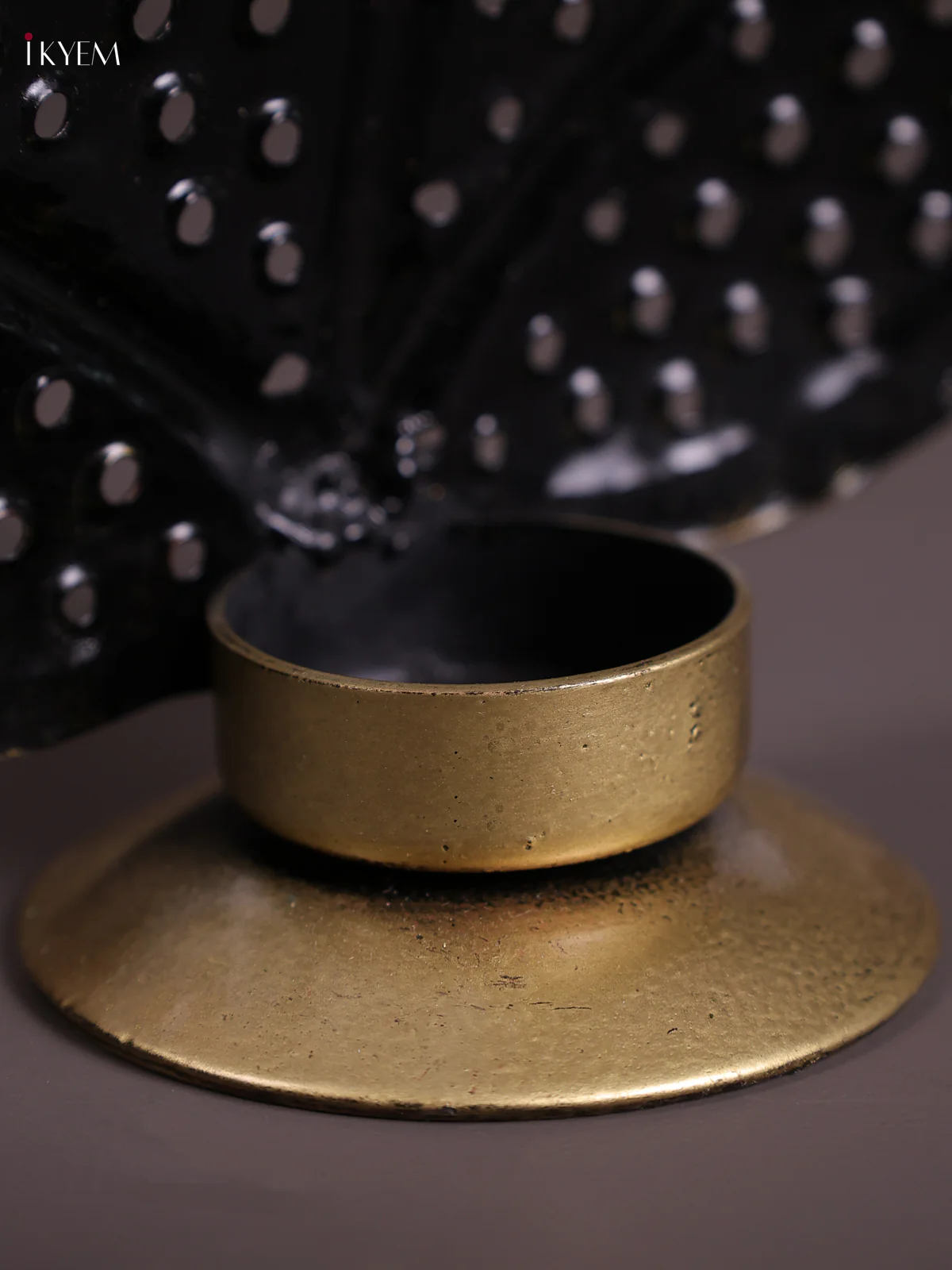 Metal leaf candle Holder - Image 2