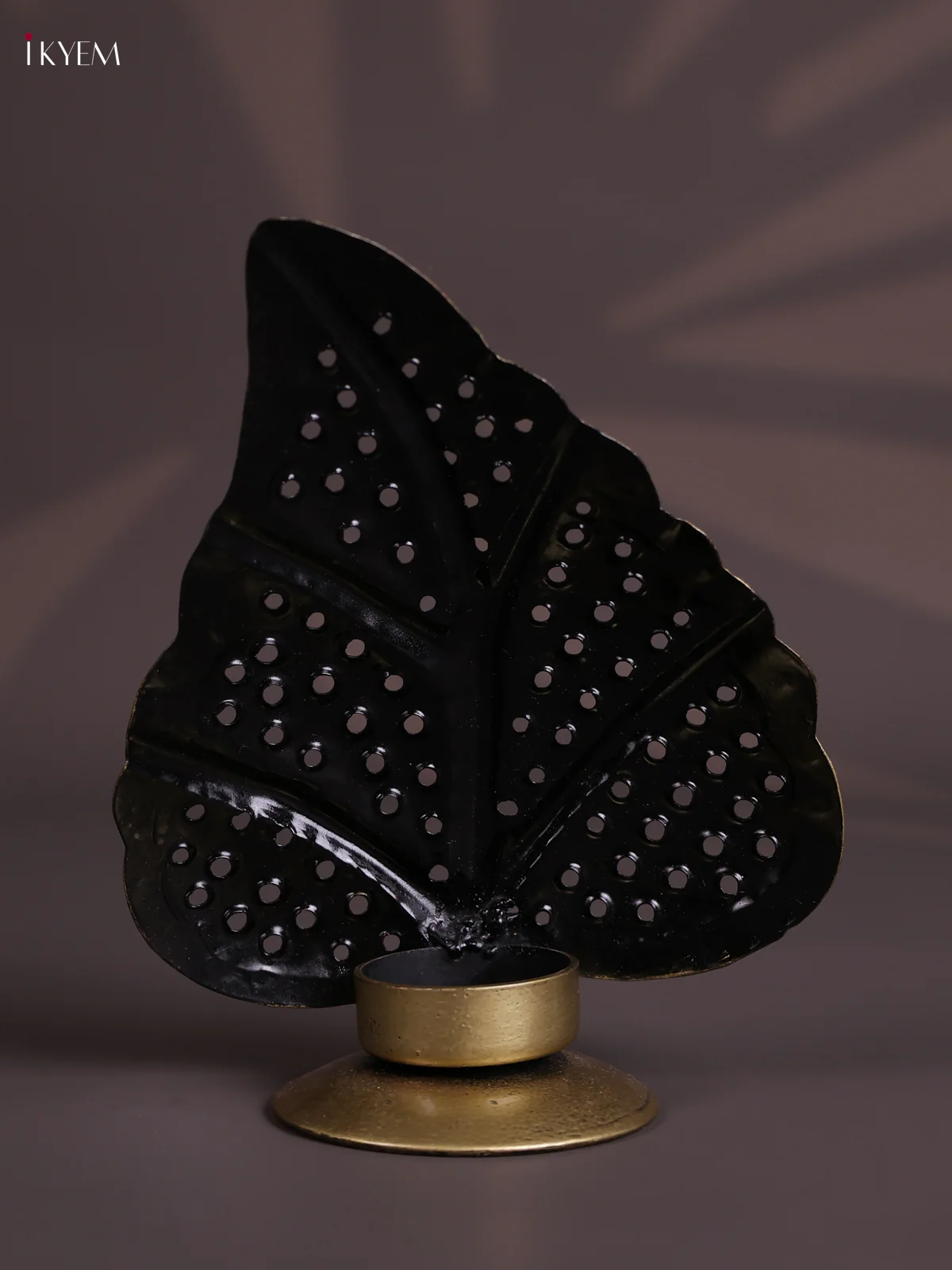 Metal leaf candle Holder - Image 3