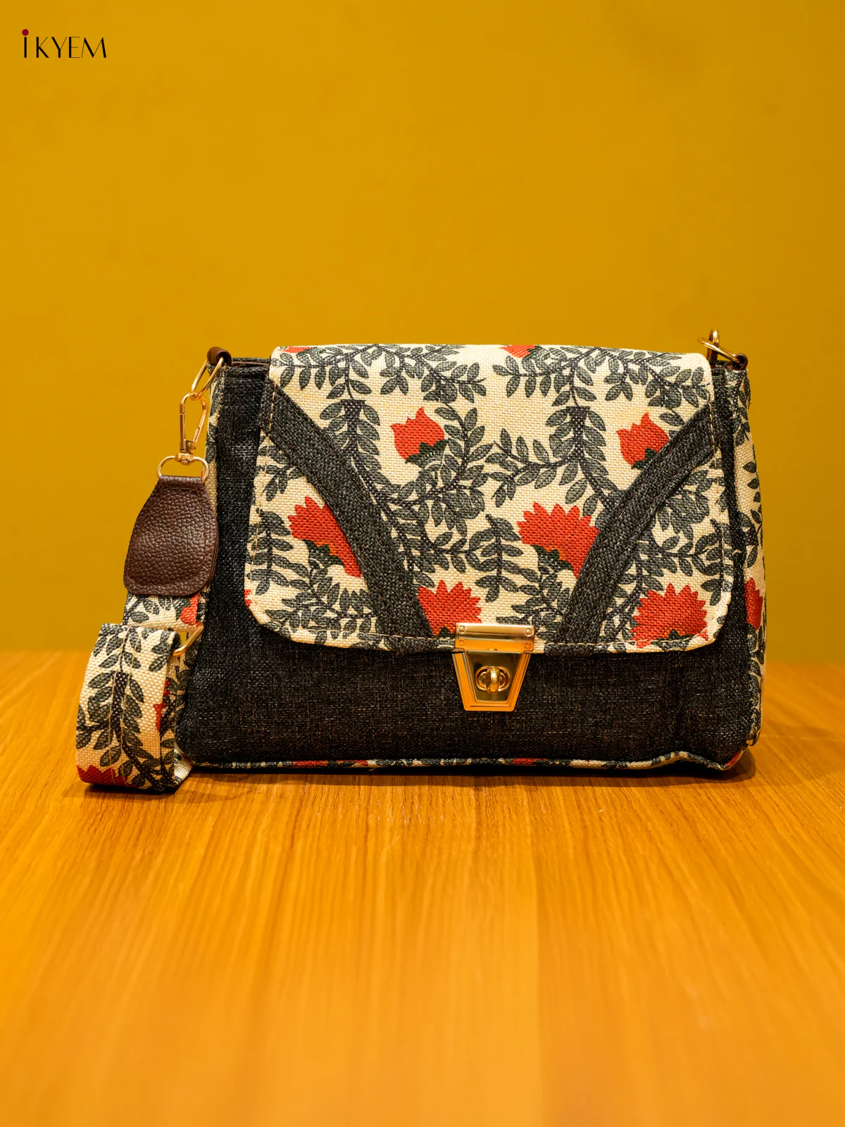Printed Sling Bag - Gray & Cream