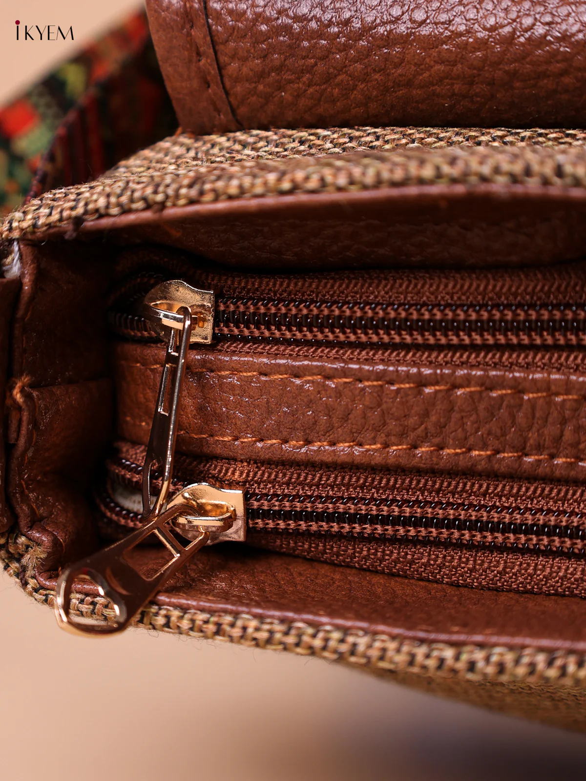 Printed Sling Bag -Sandle - Image 3