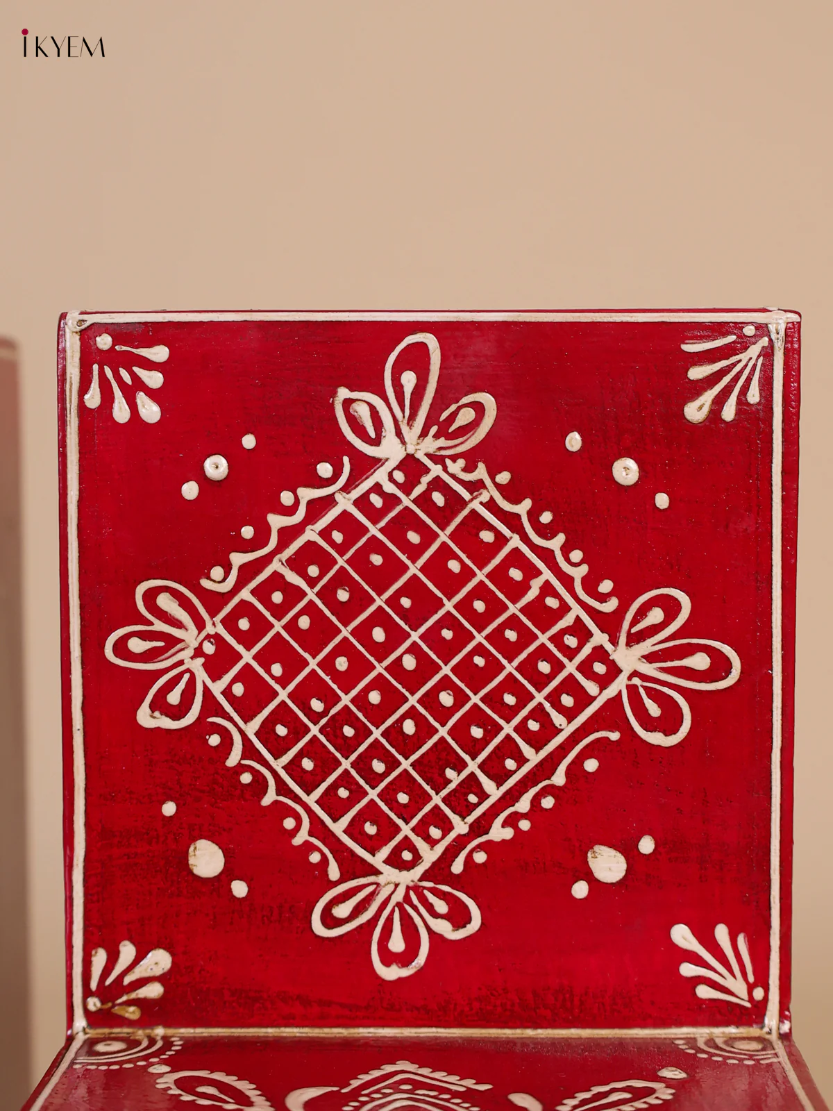 Wooden Handpainted 3 - Diya Padi - Red-KEE02022 - Image 3