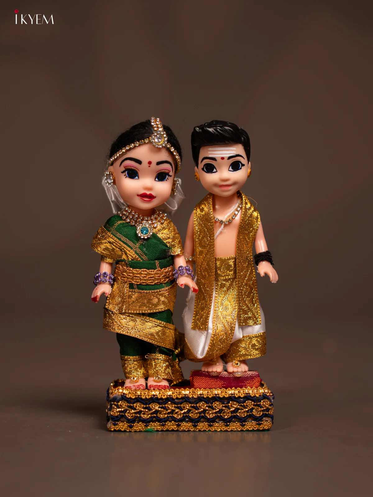 Iyer Couple - Golu Display Doll - 7 Inch - Green & White - KF04181