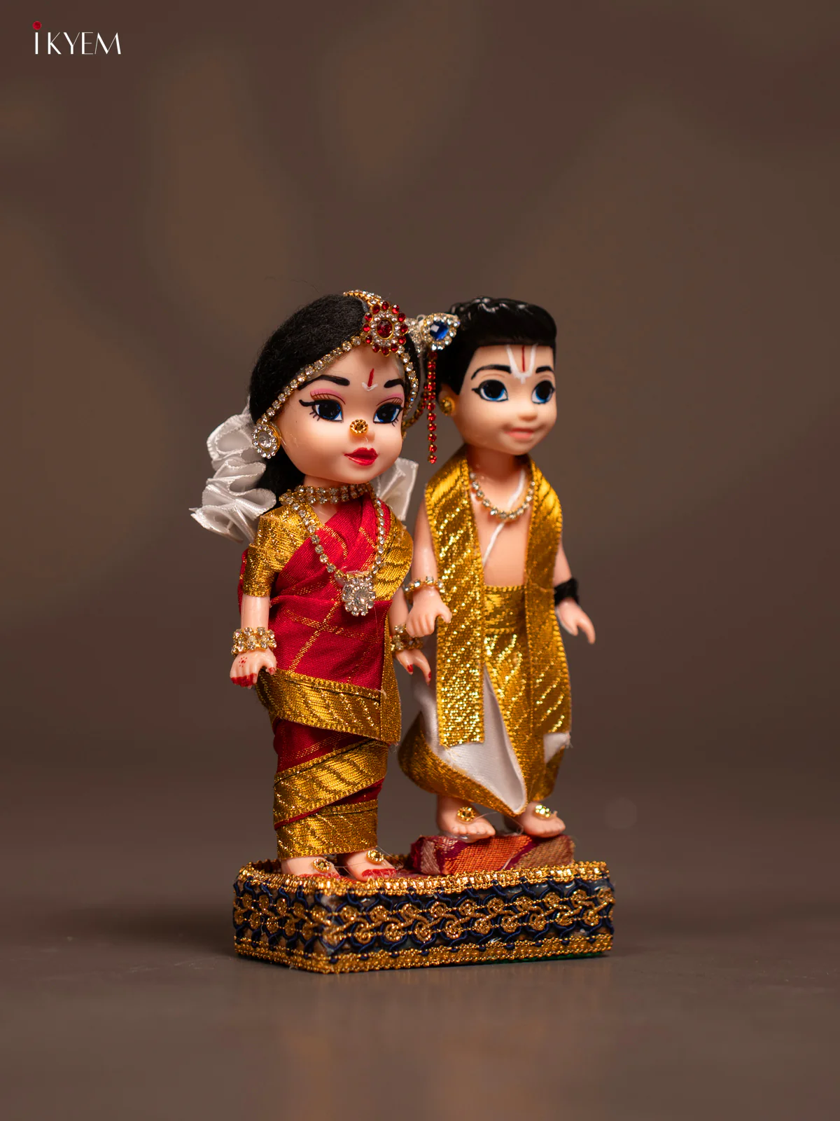 Iyengar Couple - Golu Display Doll - 7 Inch - maroon & White - KF04185 - Image 2
