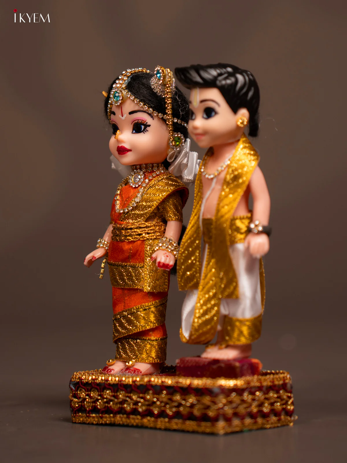 Iyengar Couple - Golu Display Doll - 7 Inch - Orange & White - KF04188 - Image 3