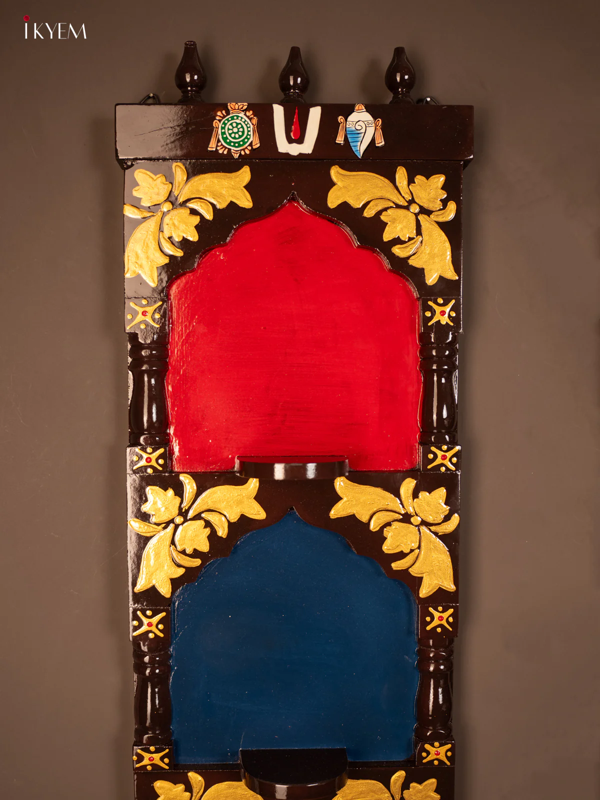 Wooden Hand Painted Frame with 5 Stand - KF07122 - Image 4
