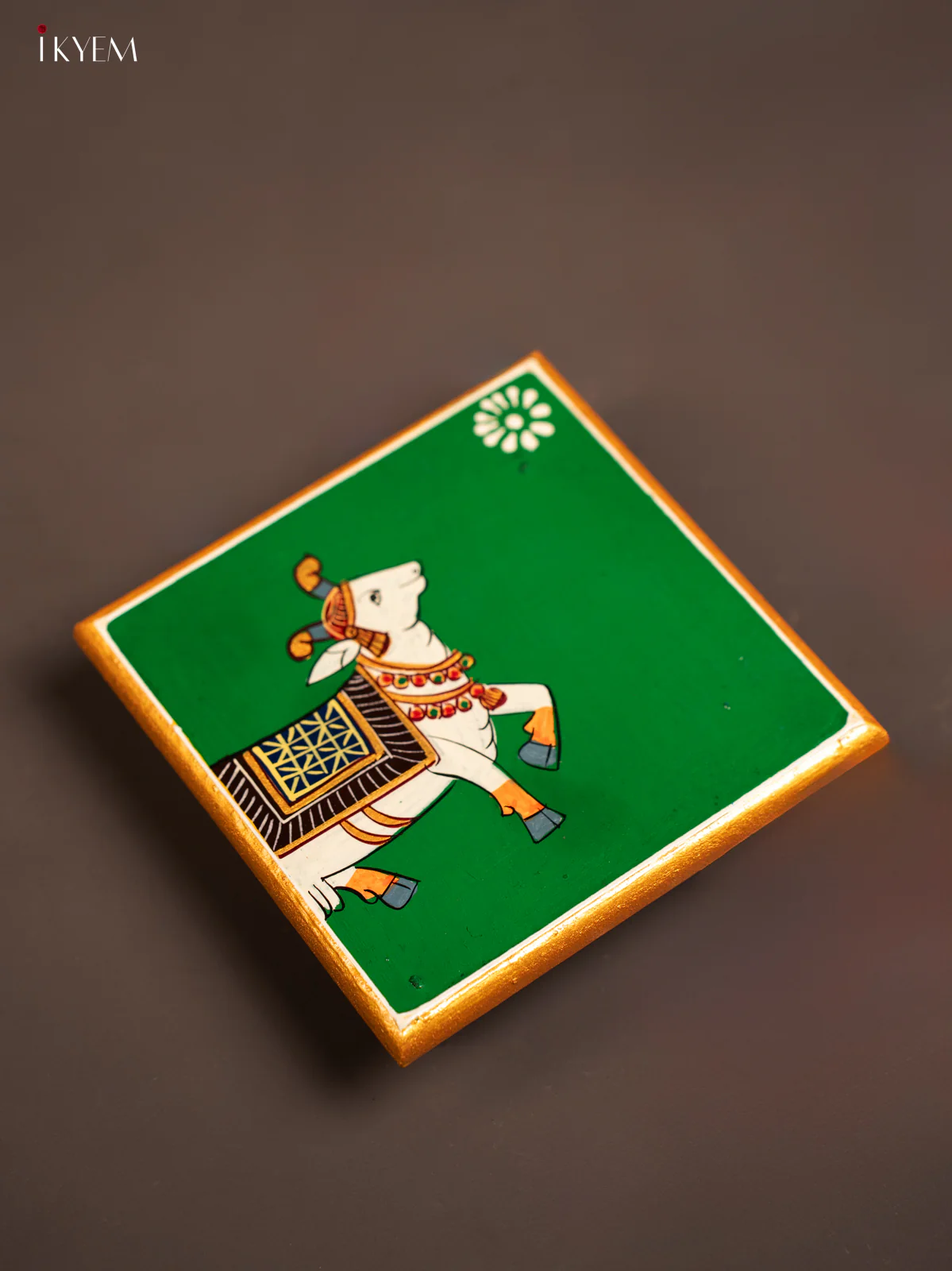 Traditional Green Wooden Manai with Hand-Painted Cow - (6x6) - KF30164 - Image 4