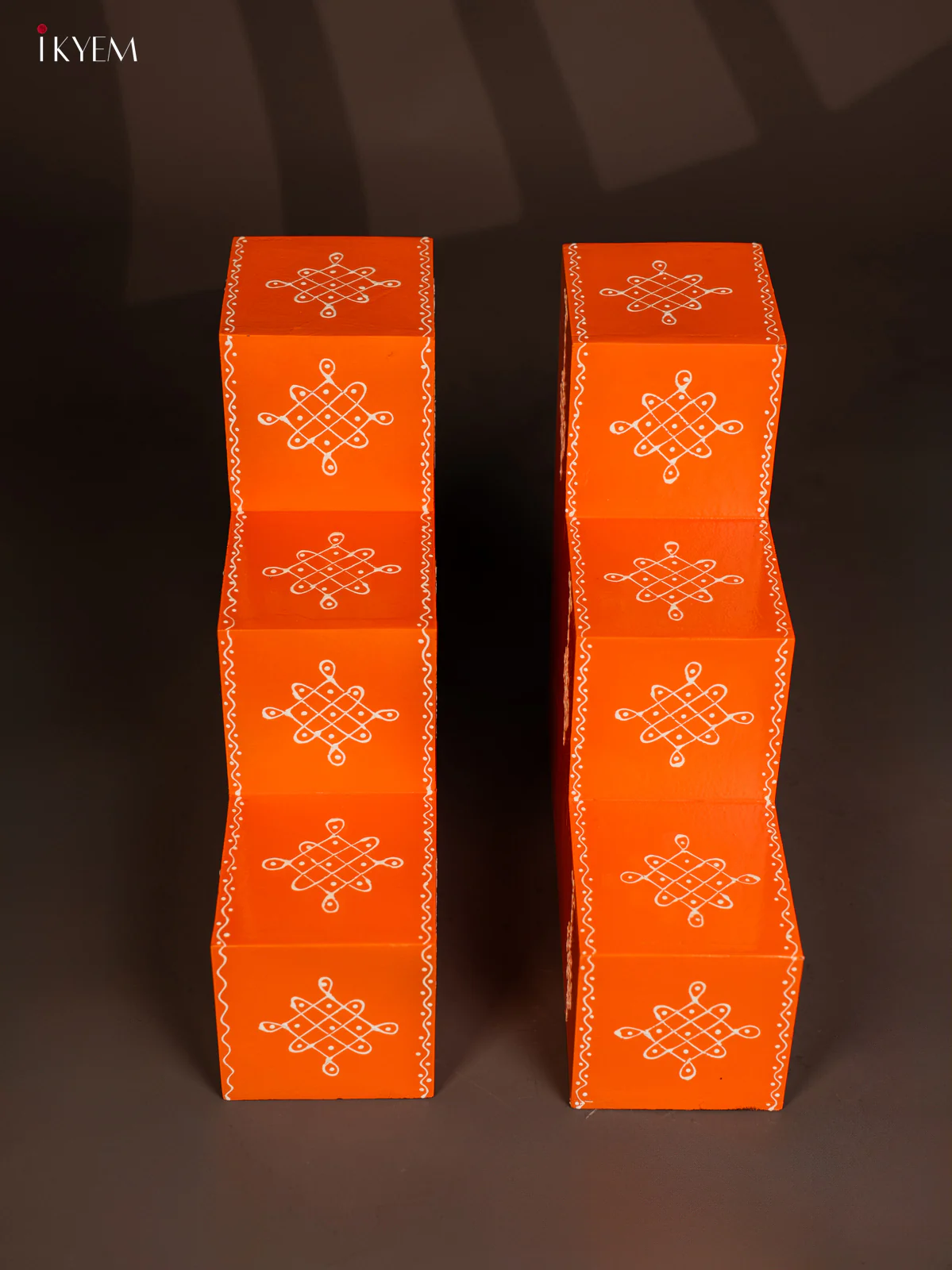 WOODEN HANDPAINTED 3 STEP DIYA PADI (set of 2) - ORANGE - KG01123 - Image 4