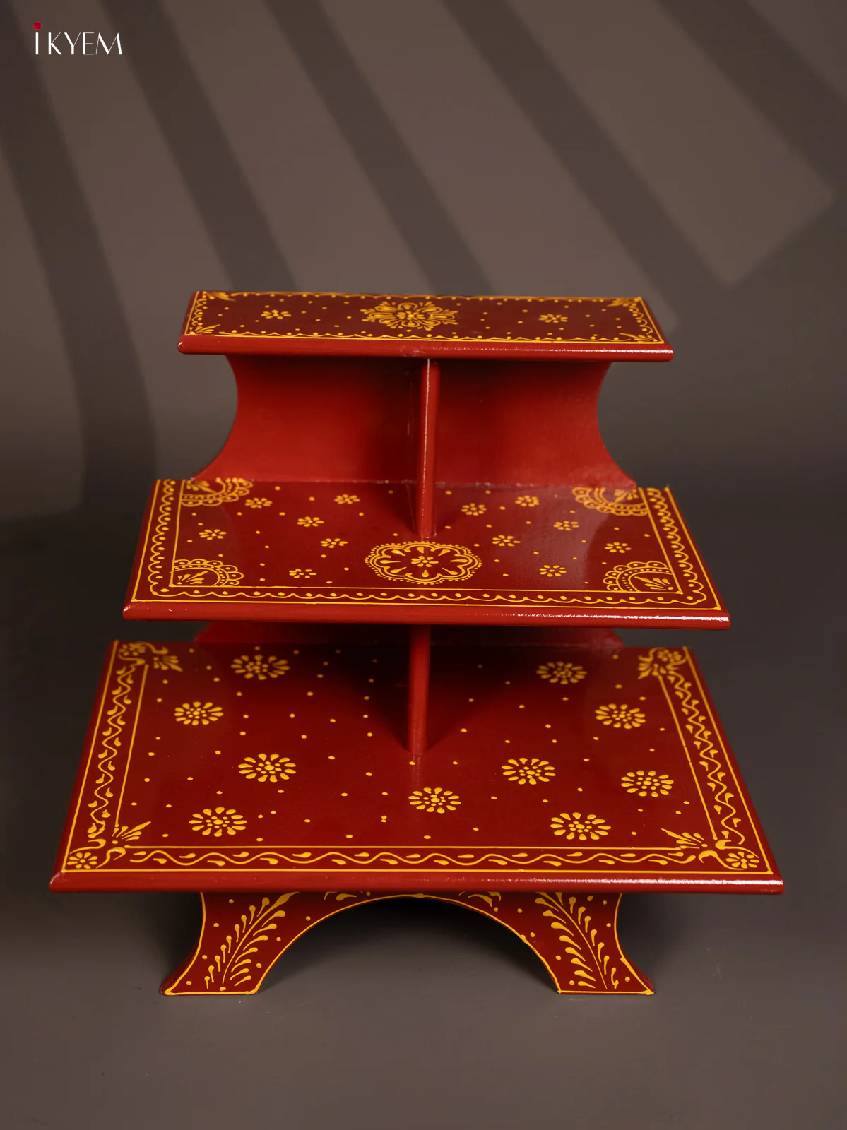 WOODEN HANDPAINTED 3-STEP GOLU PADI - Maroon - KG01127