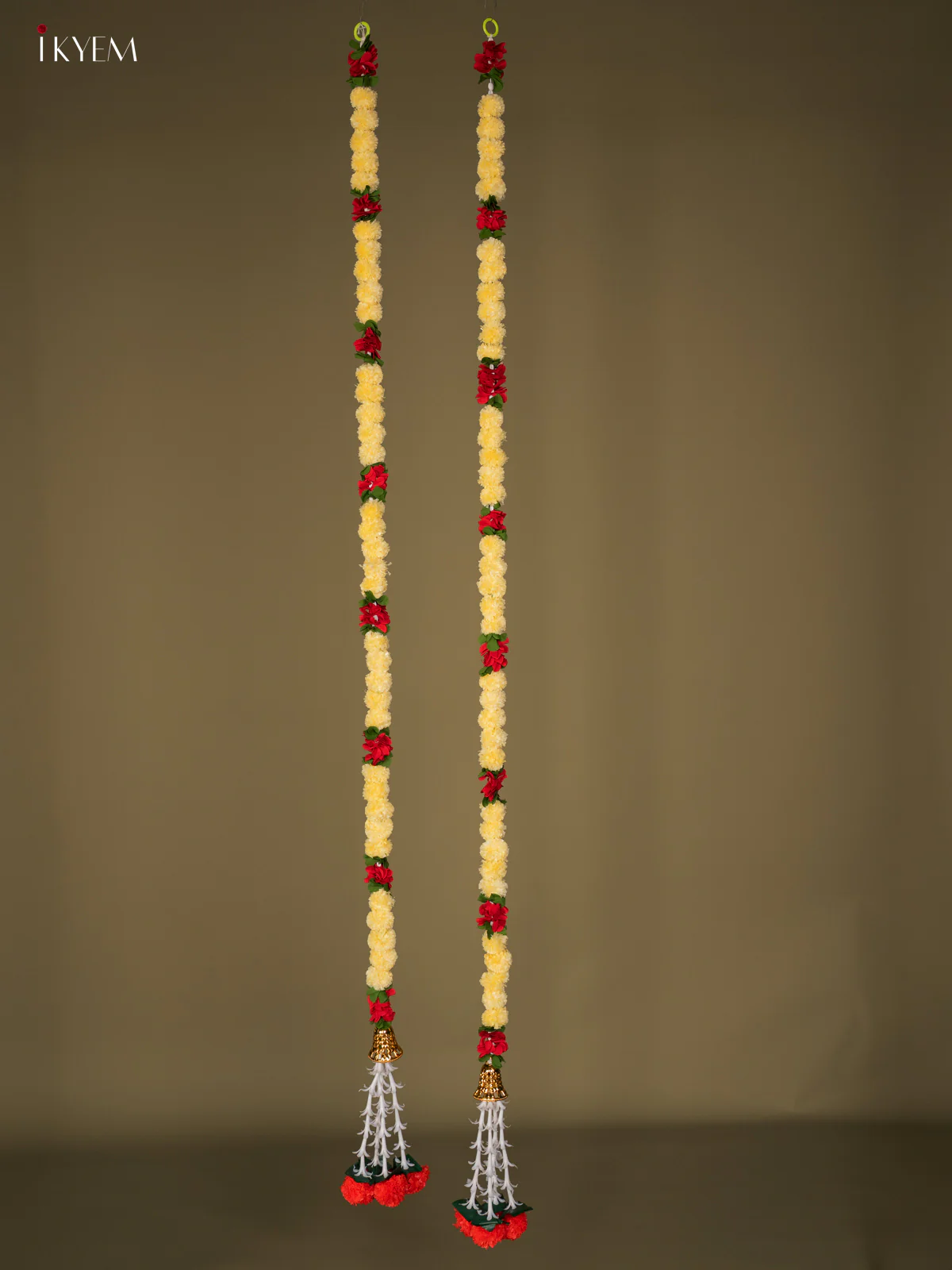 Artificial flowers Toran - red with off-white - 58 Inch - KG04131